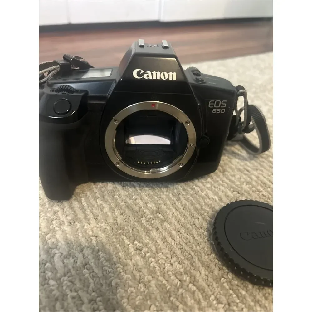 Canon EOS 650 35mm SLR Film Camera Body Only TESTED Works Needs Battery
